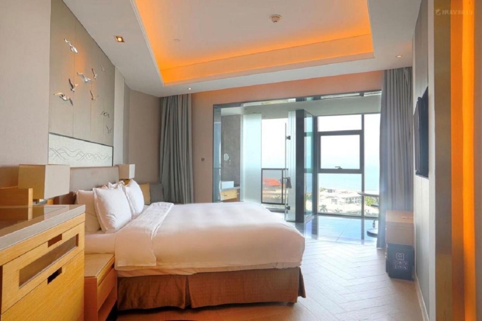 Holiday Inn Haikou West Coast By Ihg Buitenkant foto