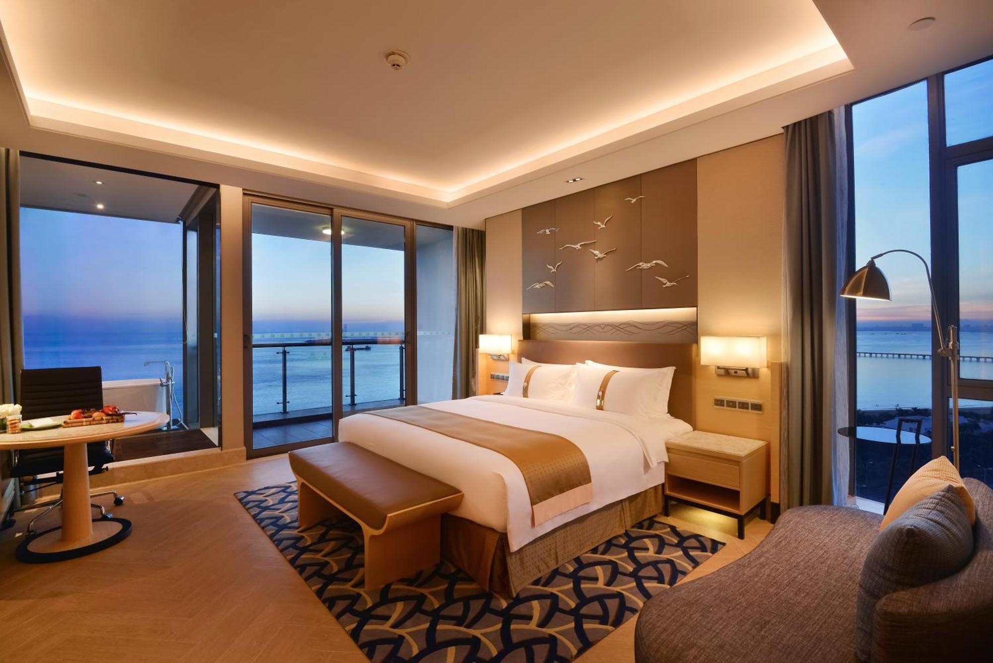 Holiday Inn Haikou West Coast By Ihg Buitenkant foto