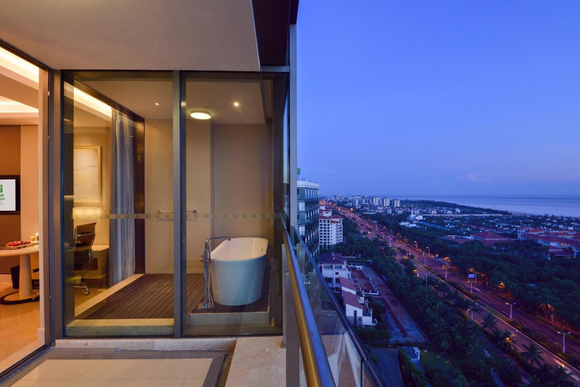 Holiday Inn Haikou West Coast By Ihg Buitenkant foto