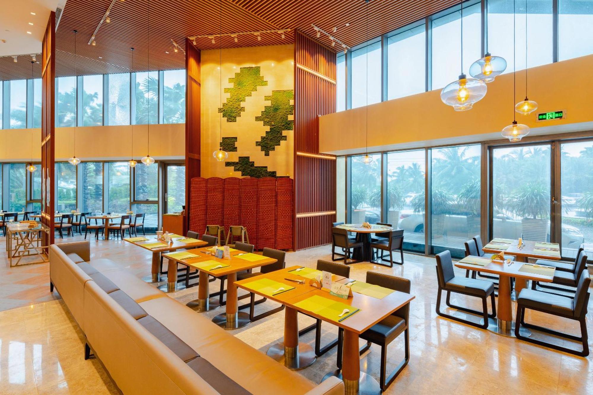 Holiday Inn Haikou West Coast By Ihg Buitenkant foto