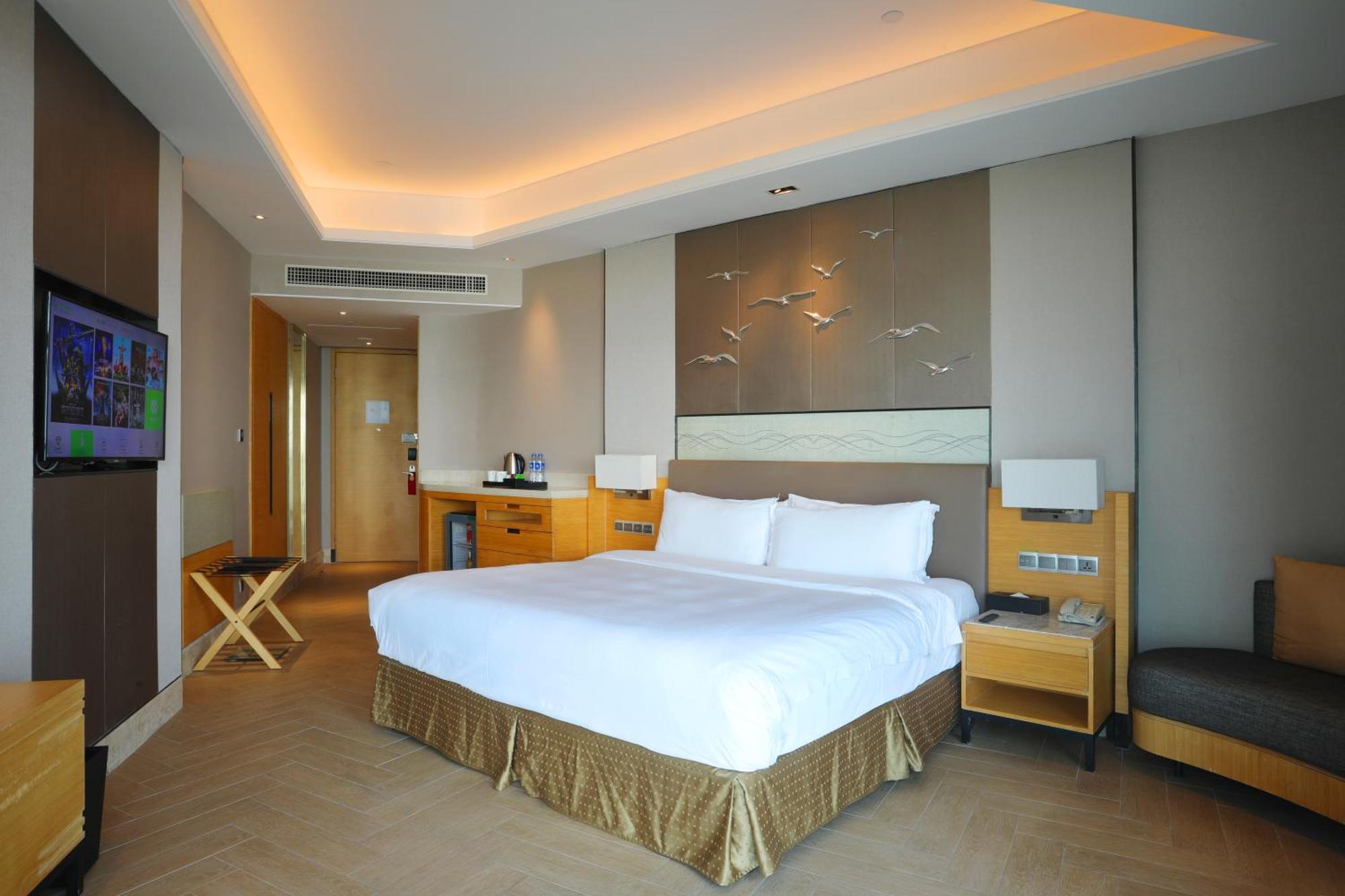 Holiday Inn Haikou West Coast By Ihg Buitenkant foto