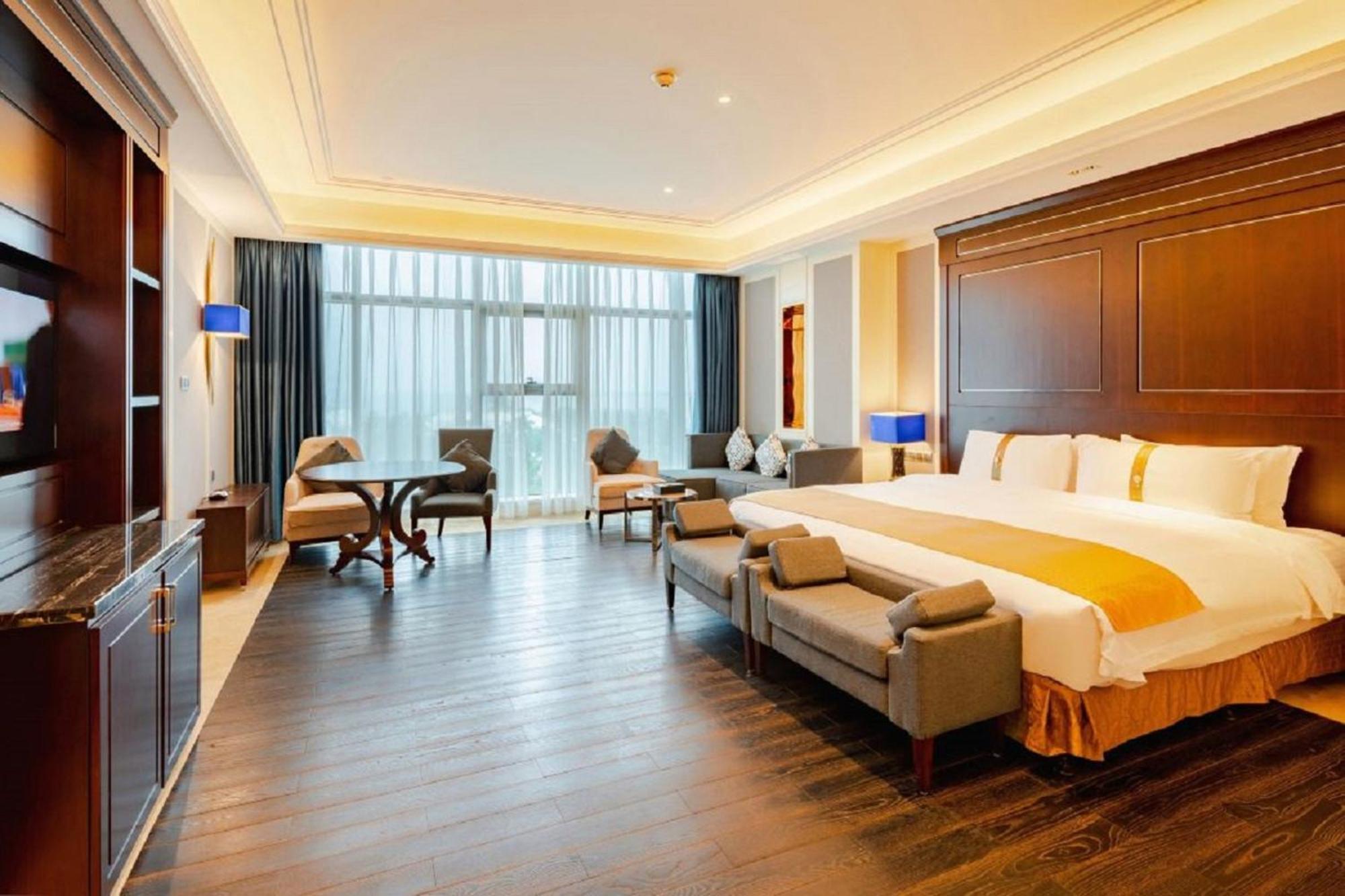 Holiday Inn Haikou West Coast By Ihg Buitenkant foto