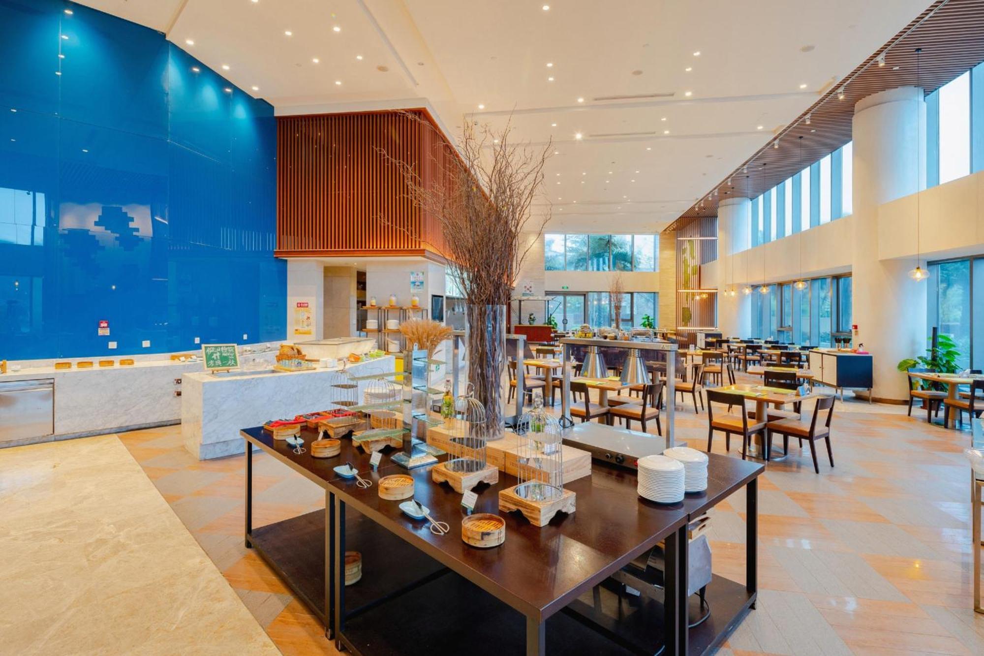 Holiday Inn Haikou West Coast By Ihg Buitenkant foto